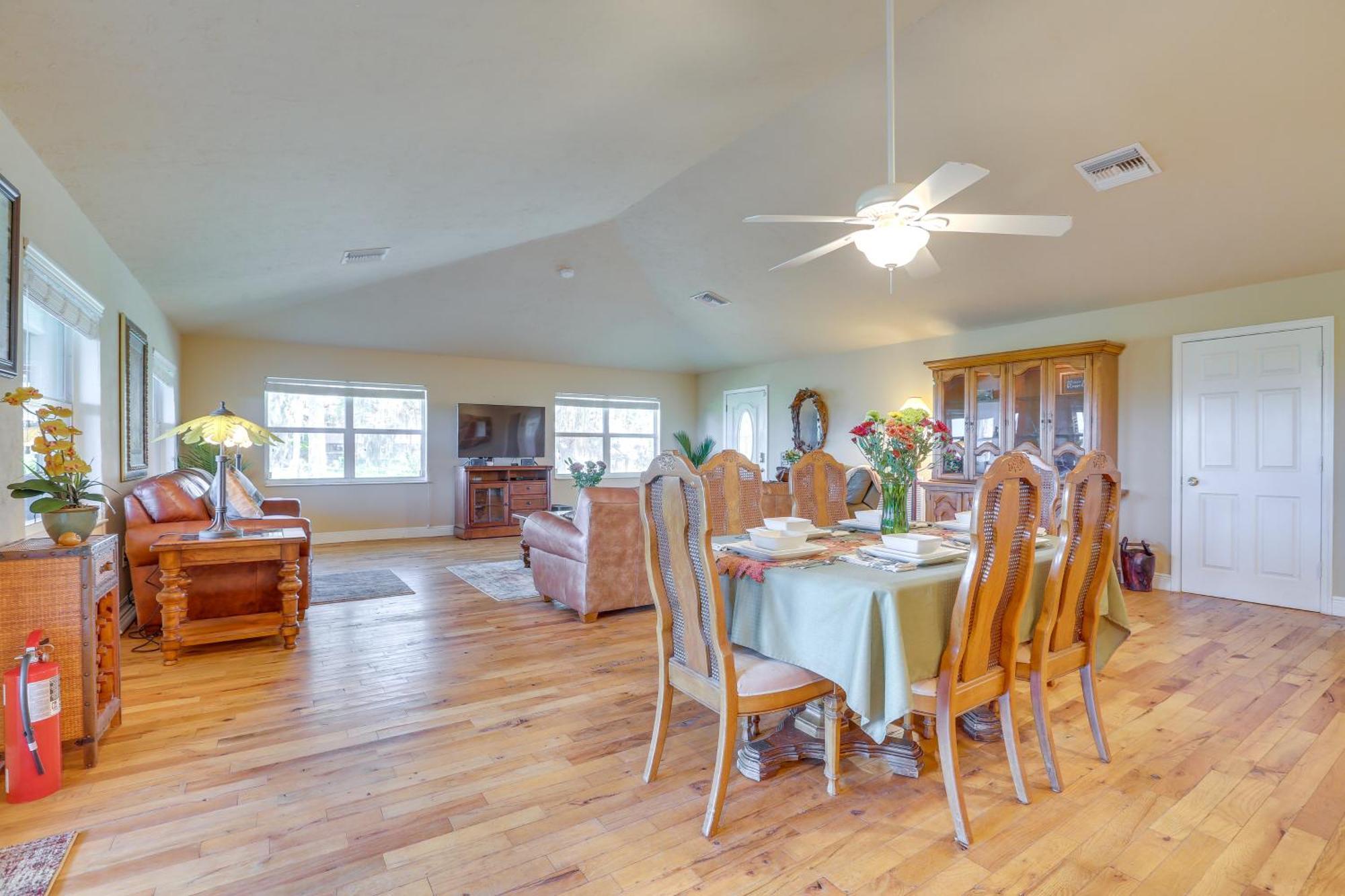 Lush Lorida Home On Lake Istokpoga سيبرينغ المظهر الخارجي الصورة